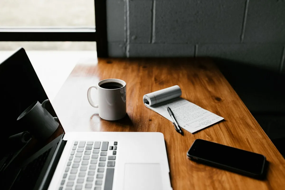 Specialist drafting analytical business brief